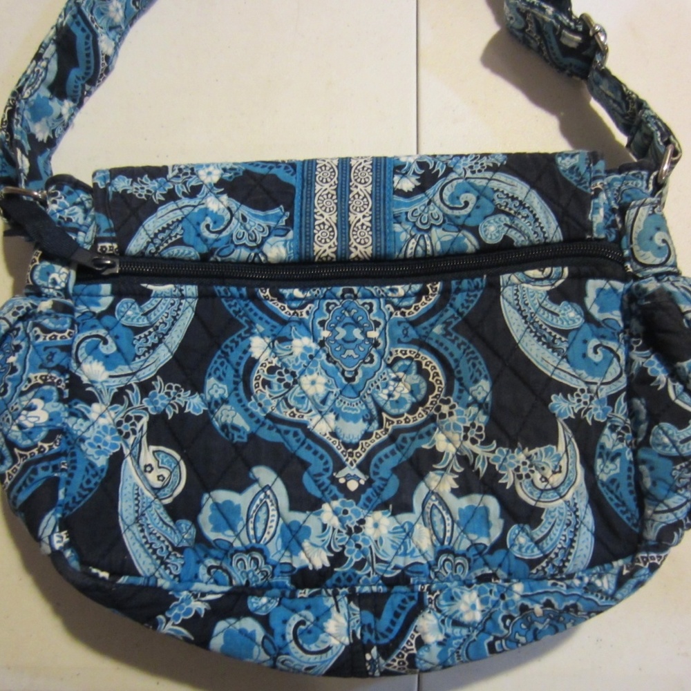 Blue Paisley quilted purse - Picture 2 of 5